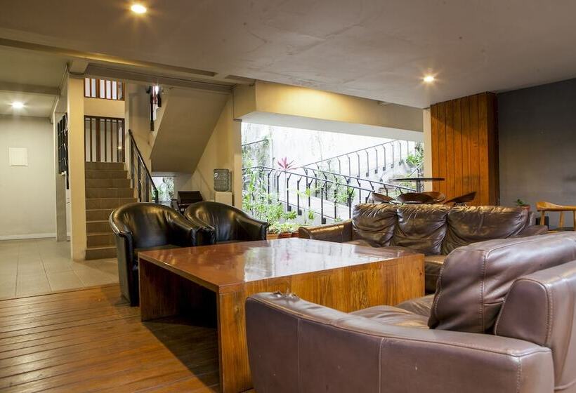 膳宿费 Reddoorz Plus Near Asia Afrika 3