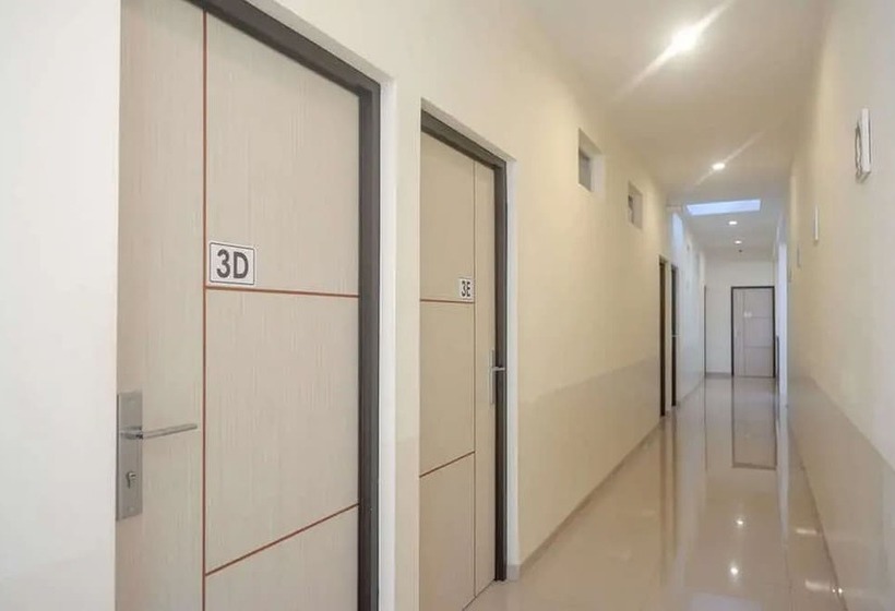 پانسیون Reddoorz Near Malioboro Mall