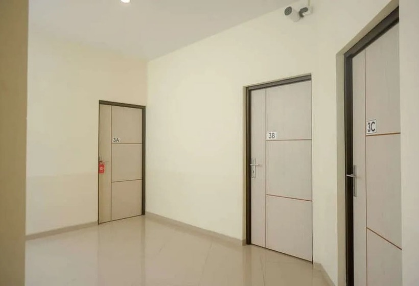 پانسیون Reddoorz Near Malioboro Mall