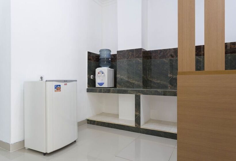 Пансион Reddoorz Plus @ Boulevard Residence Bsd