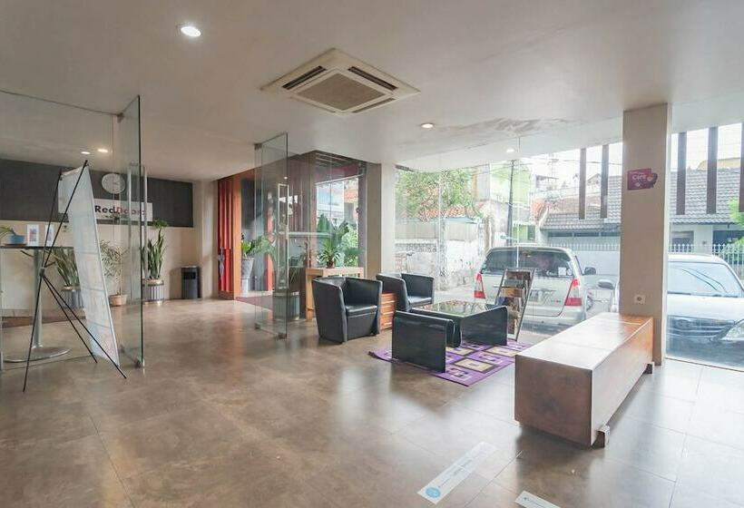 膳宿费 Reddoorz Plus Near Asia Afrika 3