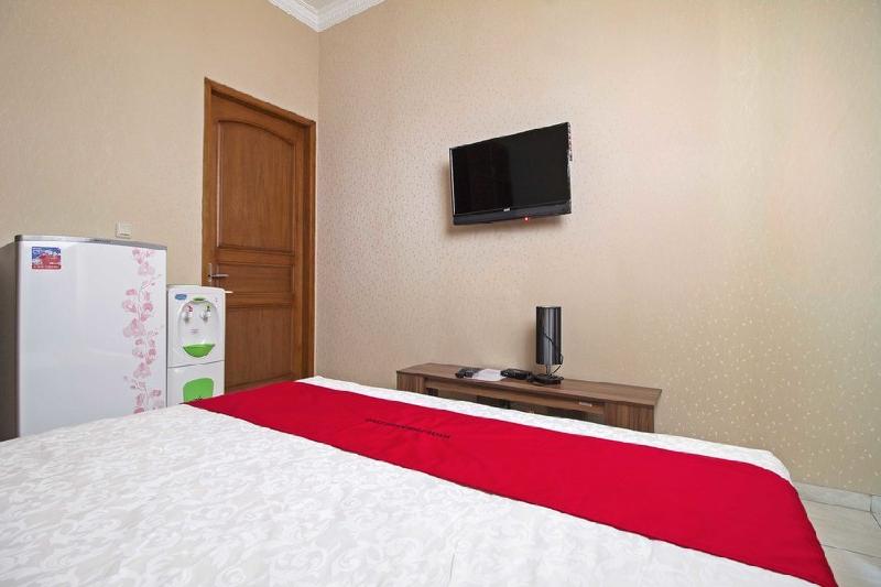 膳宿费 Reddoorz Syariah Near Mercu Buana University