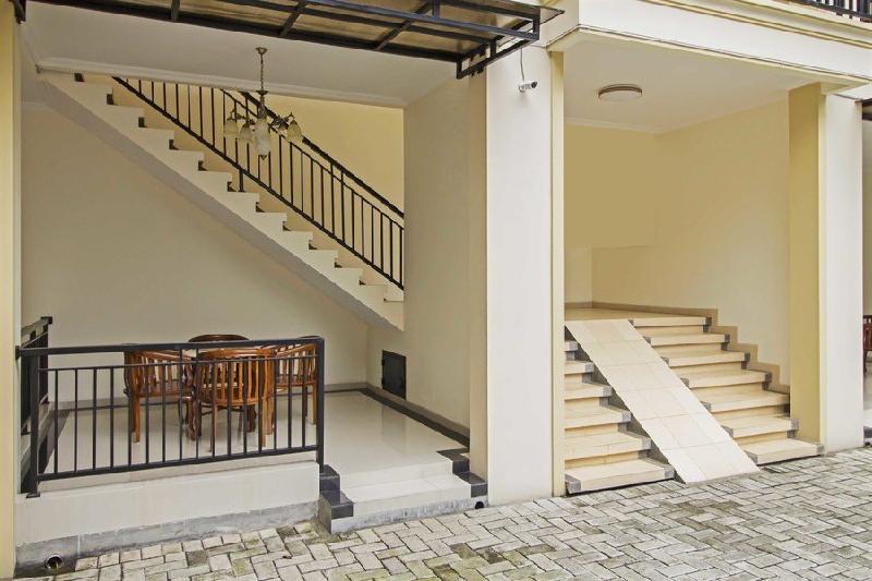 膳宿费 Reddoorz Syariah Near Mercu Buana University