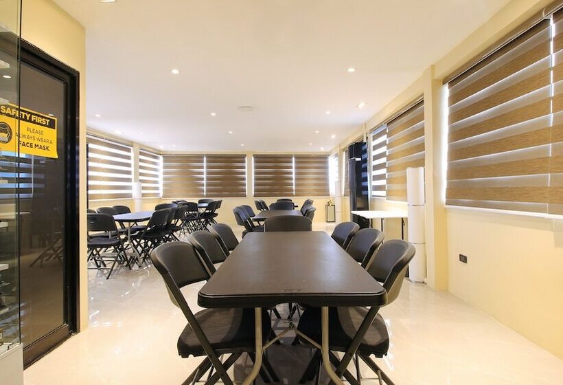 Reddoorz @ Hotel Rosemarie