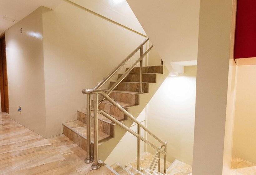 Reddoorz @ Hotel Rosemarie