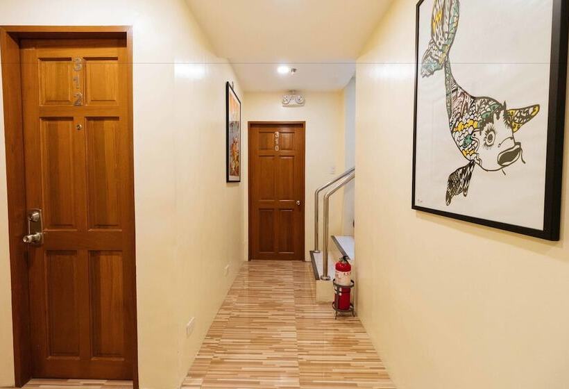 Reddoorz @ Hotel Rosemarie