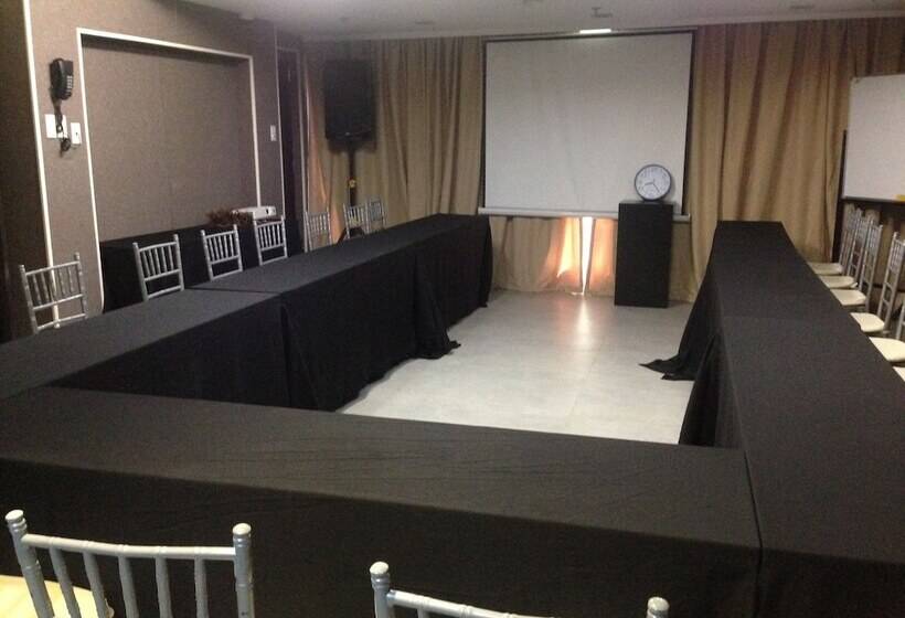 Selah Pods Hotel Manila