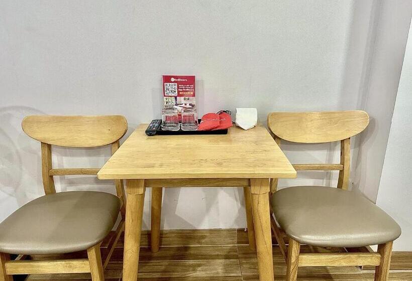 The Jade Hotel Near Tan Son Nhat Airport