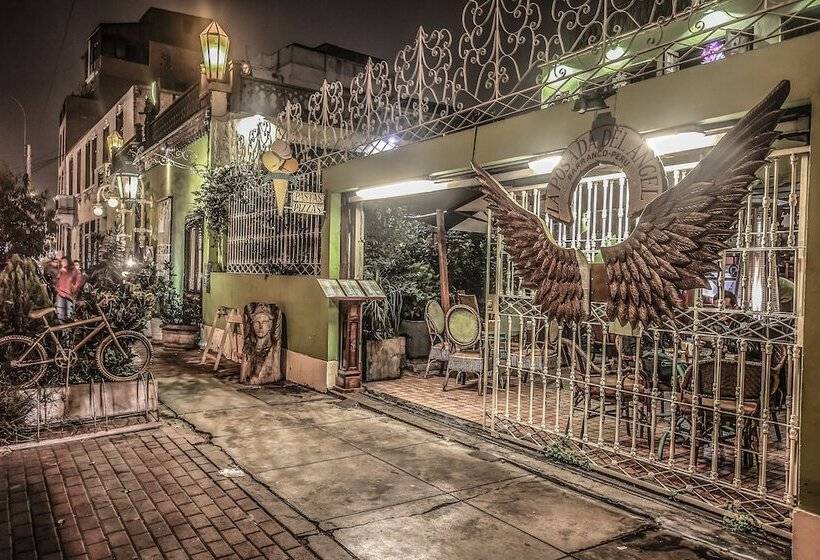 Trendy Host Osma, Barranco