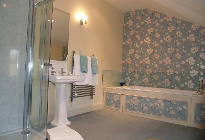 Abbotshaw House   Farm B&b