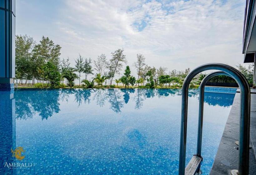 Amerald Resort Hotel Desaru