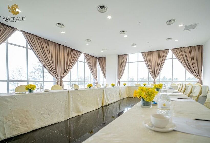Amerald Resort Hotel Desaru