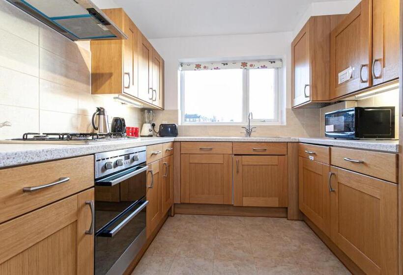 Amersham Park Apartment