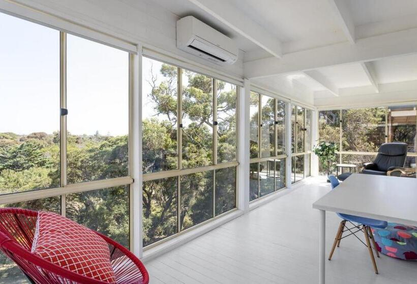 At Agnes Ave: Coastal Views