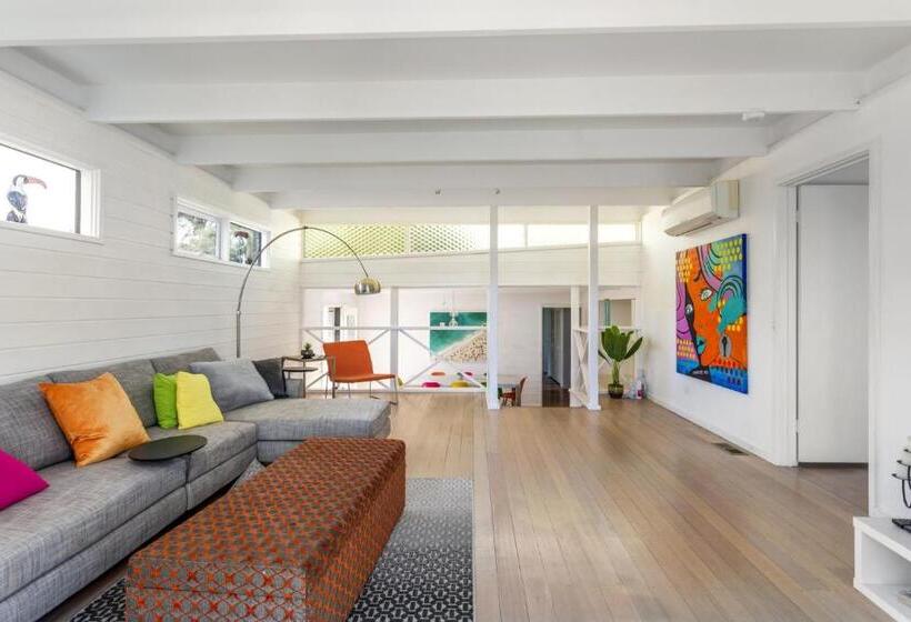 At Agnes Ave: Coastal Views