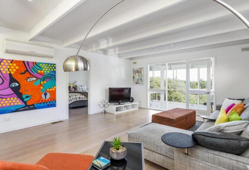 At Agnes Ave: Coastal Views