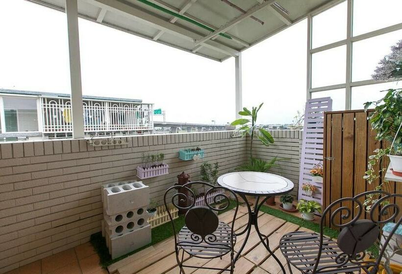 تختخواب و صبحانه Yilan Wind