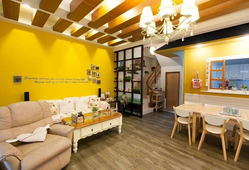 تختخواب و صبحانه Yilan Wind