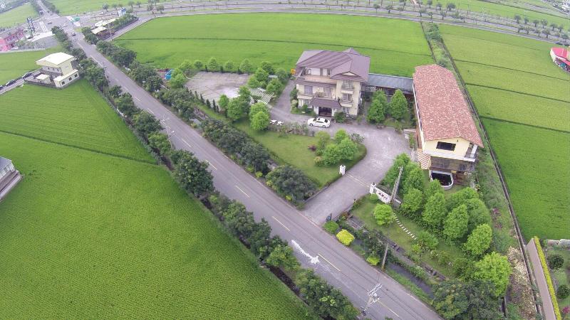 تختخواب و صبحانه Elegance House