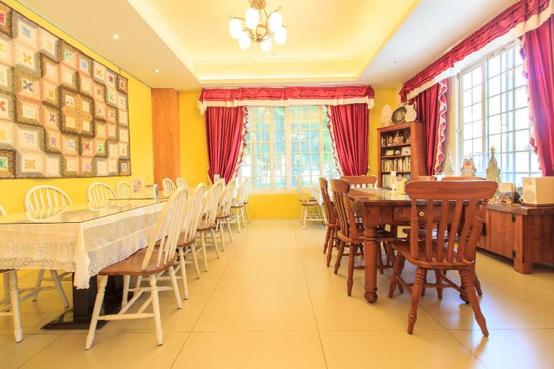 تختخواب و صبحانه Elegance House