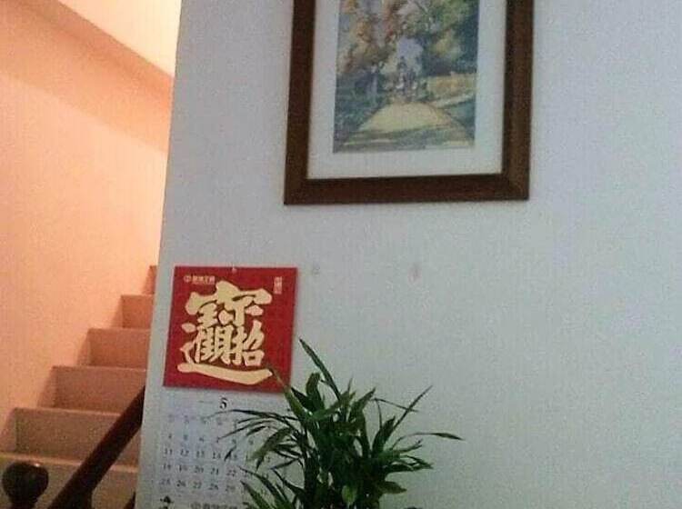 تختخواب و صبحانه Lu He Feng Homestay