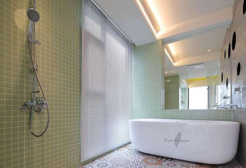 تختخواب و صبحانه Wo Club Hall