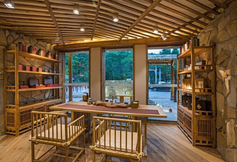 مبيت وإفطار Wuyishan Old Street Hill Lodge
