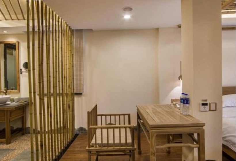 مبيت وإفطار Wuyishan Old Street Hill Lodge