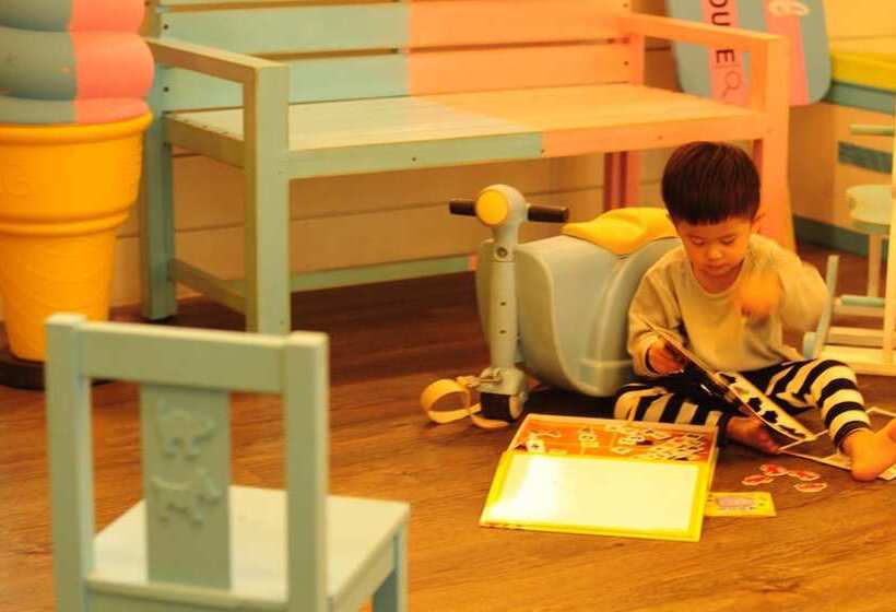 تختخواب و صبحانه Yilan Wind