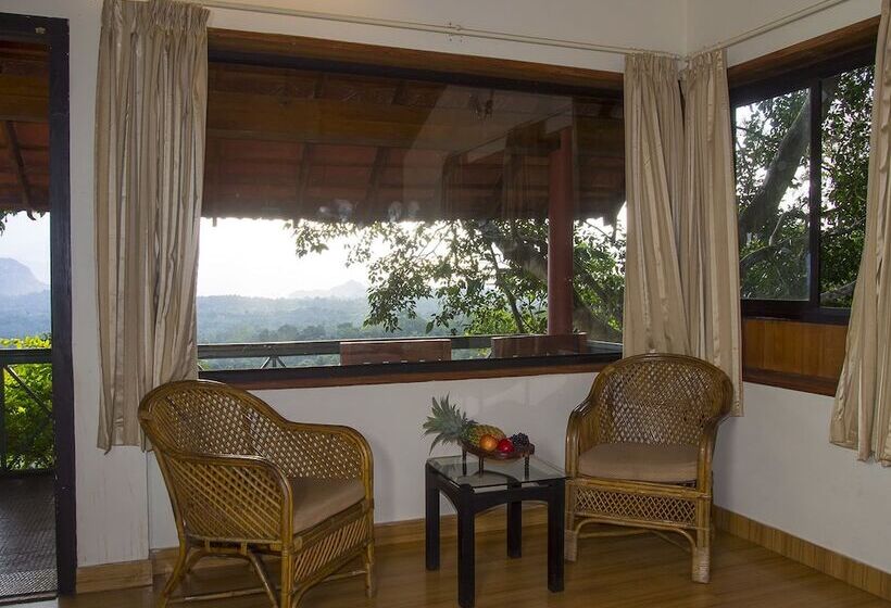 منتجع Edakkal Hermitage