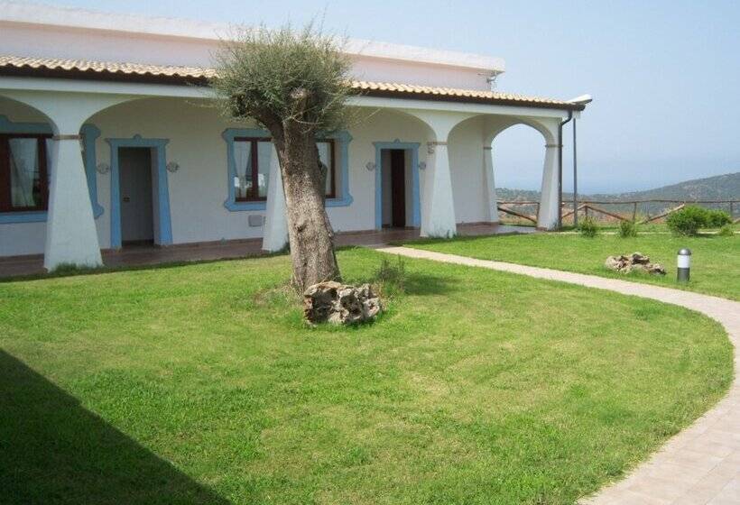 여관 Agriturismo Irghitula