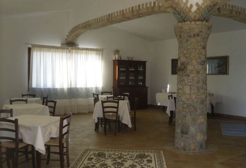 여관 Agriturismo Irghitula