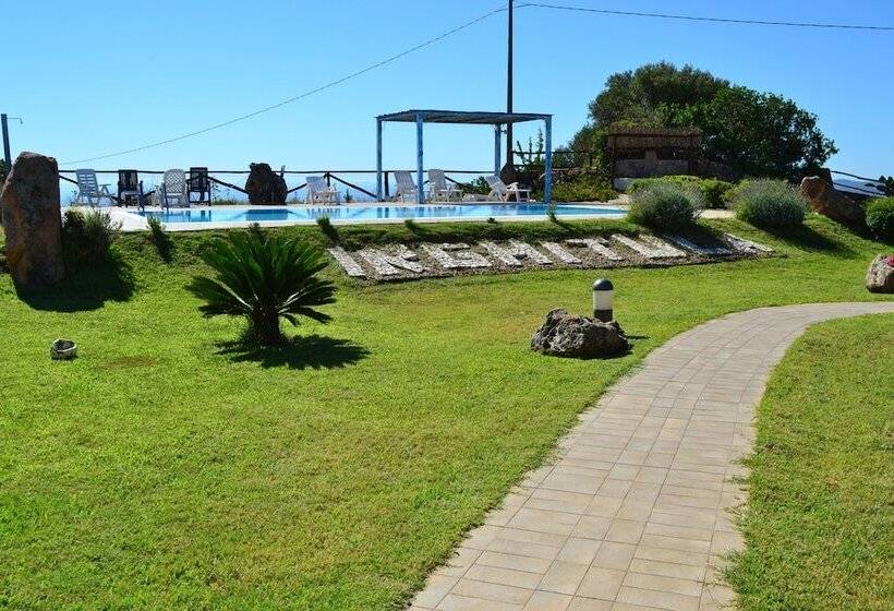 여관 Agriturismo Irghitula