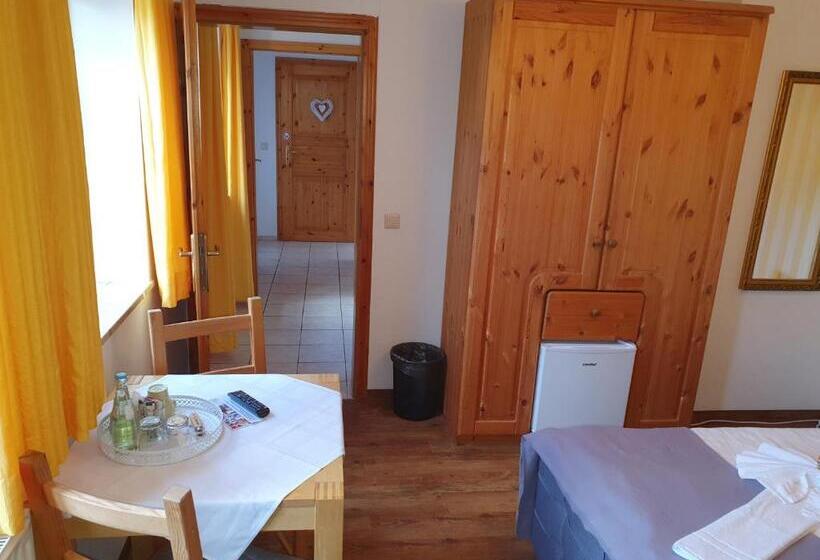 客栈 Altstadtcafé Und Pension