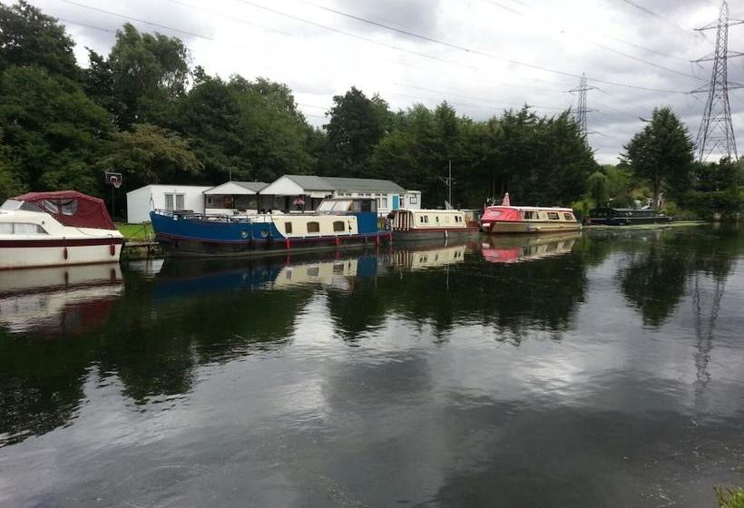 簡易ホテル Chesnut Lodge