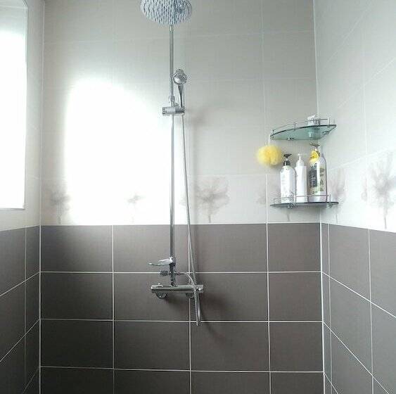 فندق فئة نجمة واحدة Geoje Sea Love Pension