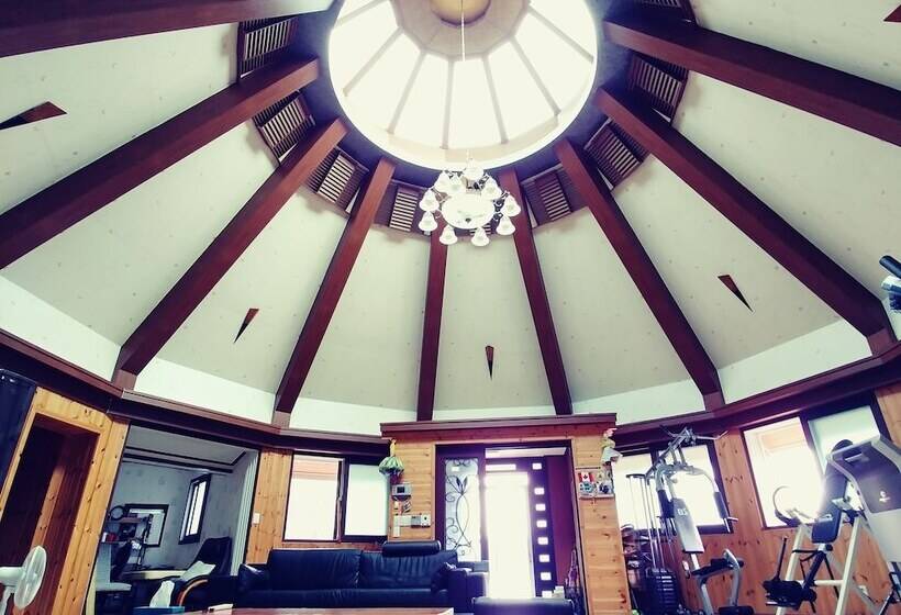 Хостел Geoje Sea Love Pension