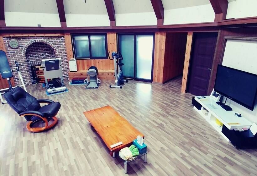 فندق فئة نجمة واحدة Geoje Sea Love Pension