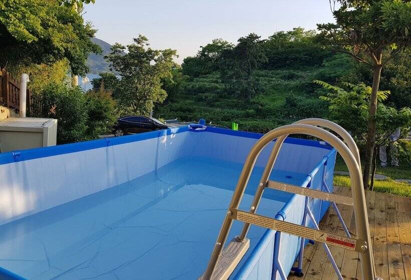 여관 Geoje Sea Love Pension