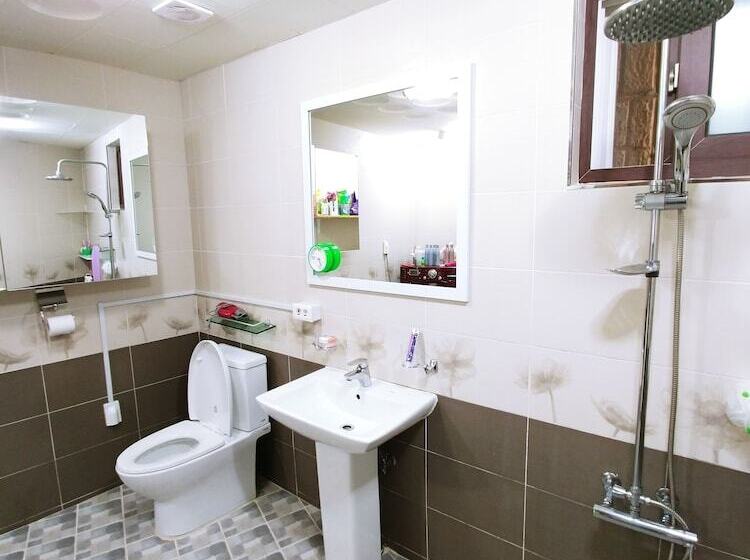 فندق فئة نجمة واحدة Geoje Sea Love Pension