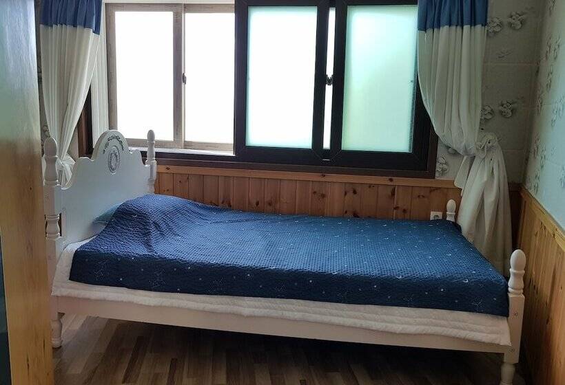 فندق فئة نجمة واحدة Geoje Sea Love Pension