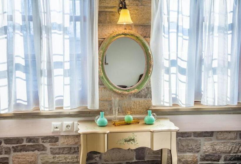 فندق فئة نجمة واحدة Gioraldi Art