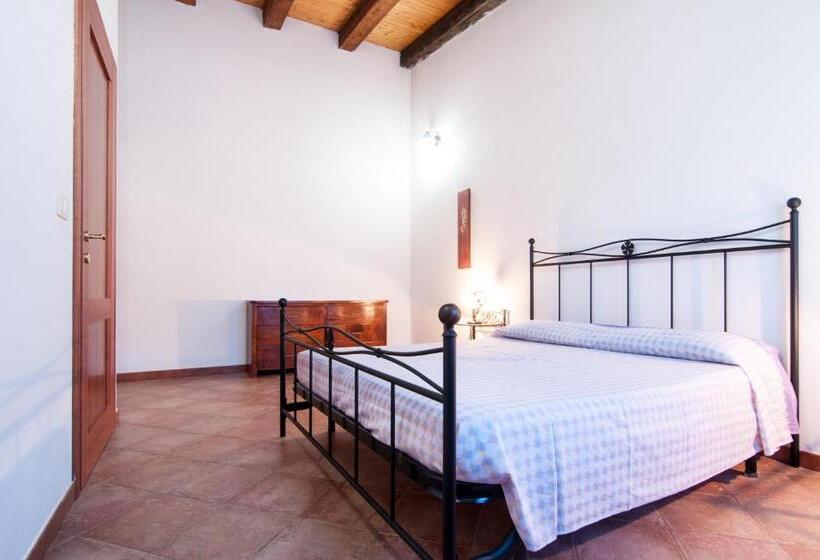 פונדק Le Case Al Quadrato