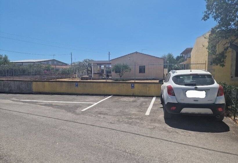 פונדק Le Case Al Quadrato