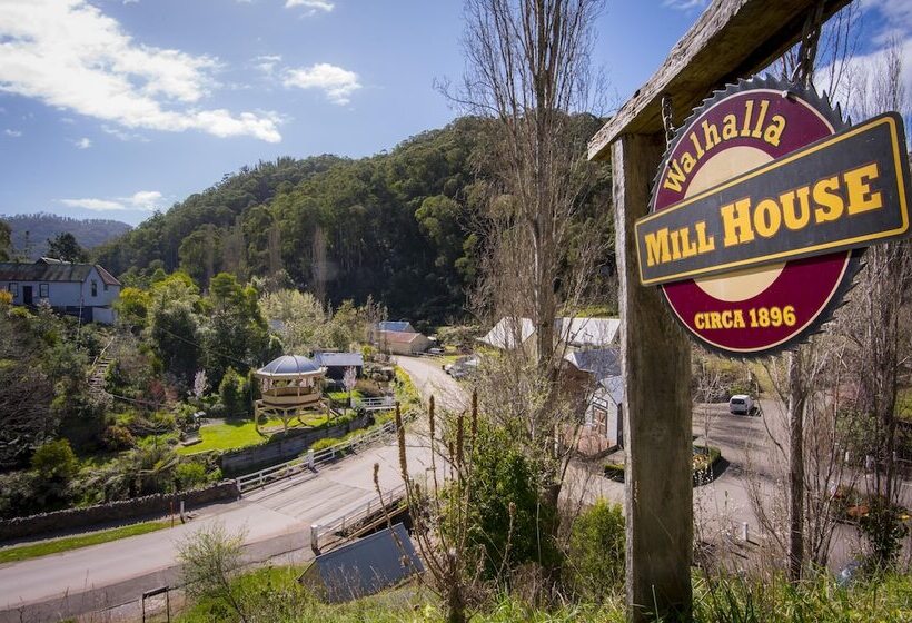 Хостел Mill House