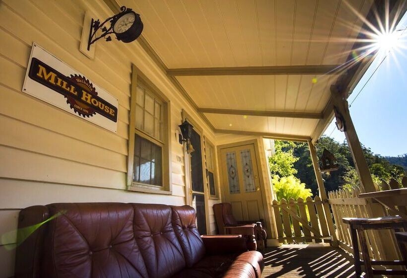Хостел Mill House