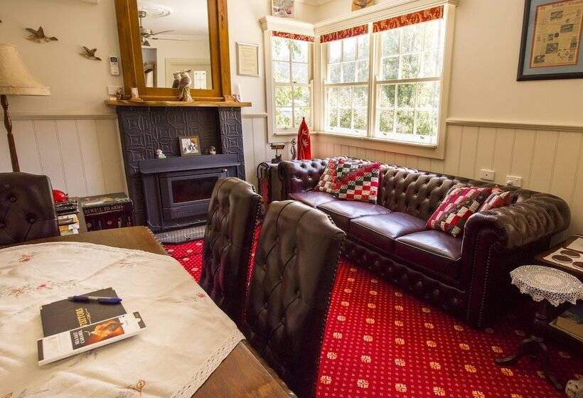 فندق فئة نجمة واحدة Mill House