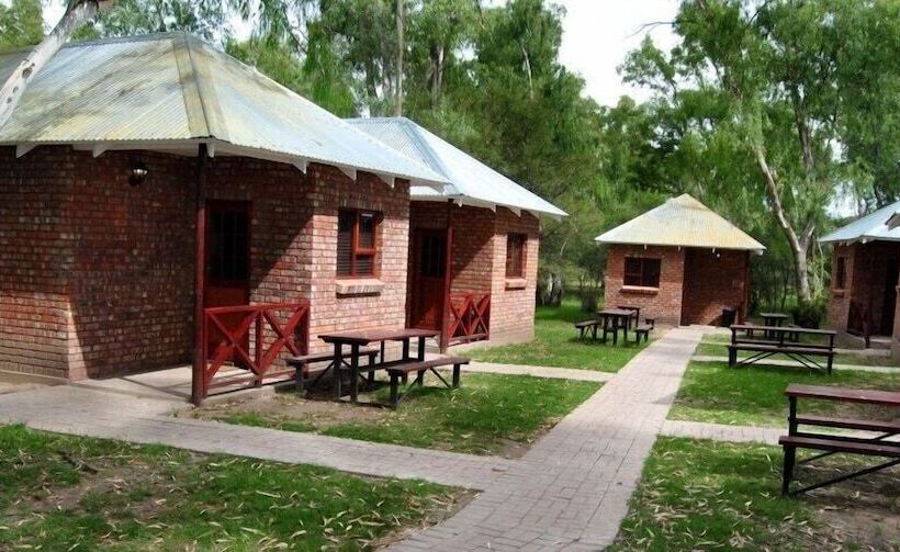 مسافرخانه Roydon Private Game Reserve