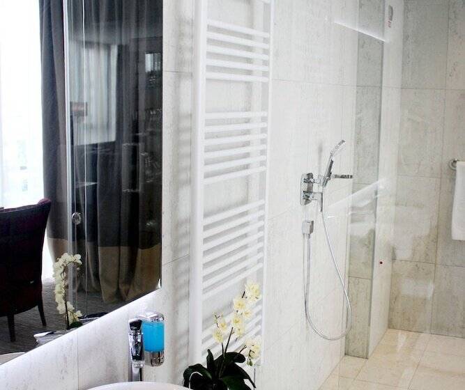 בית מלון כפרי Admiral