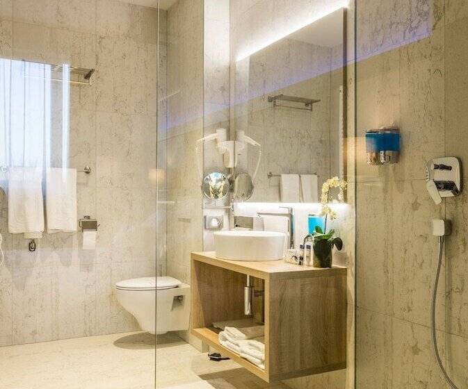 בית מלון כפרי Admiral